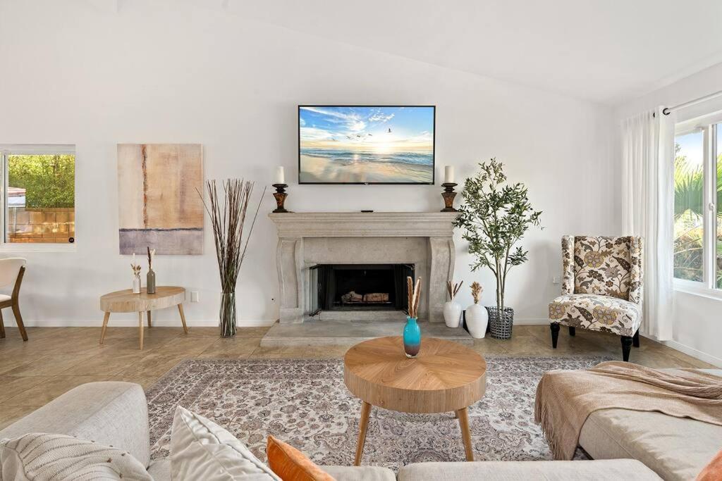 Luxury 4bd And 3ba In Topanga Oasis With Pool, And Los Angeles