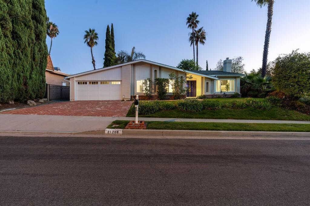 Holiday home Luxury 4bd And 3ba In Topanga Oasis With Pool, And Los Angeles