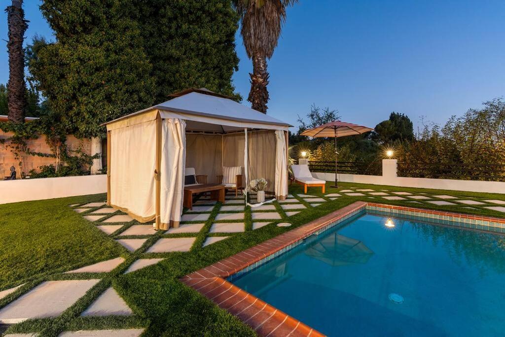 Holiday home Luxury 4bd And 3ba In Topanga Oasis With Pool, And