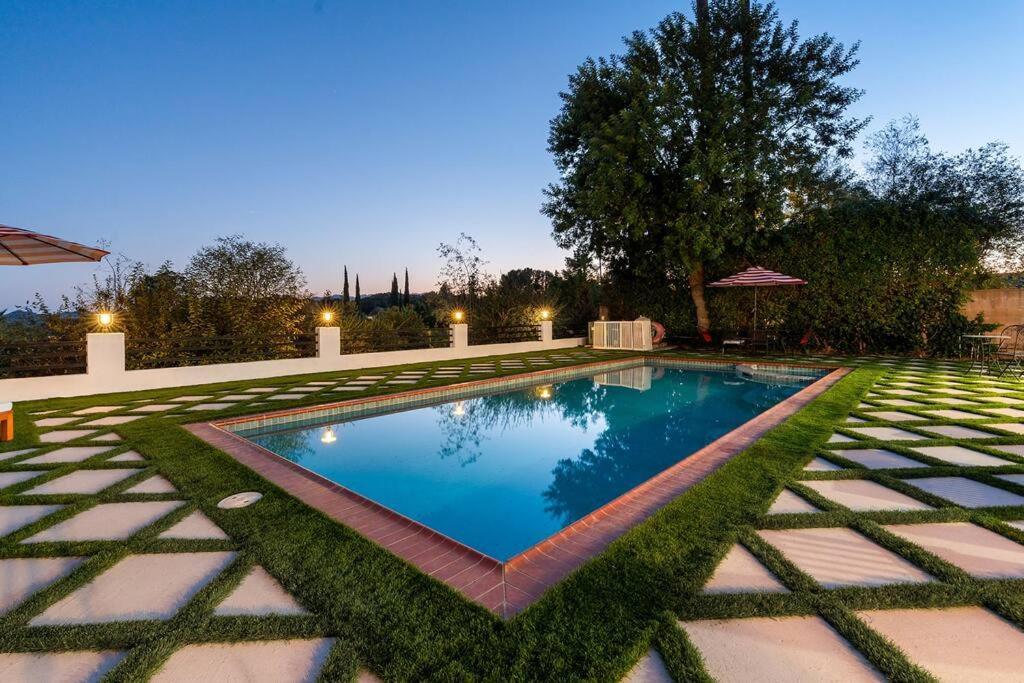Luxury 4bd And 3ba In Topanga Oasis With Pool, And Holiday home Los Angeles