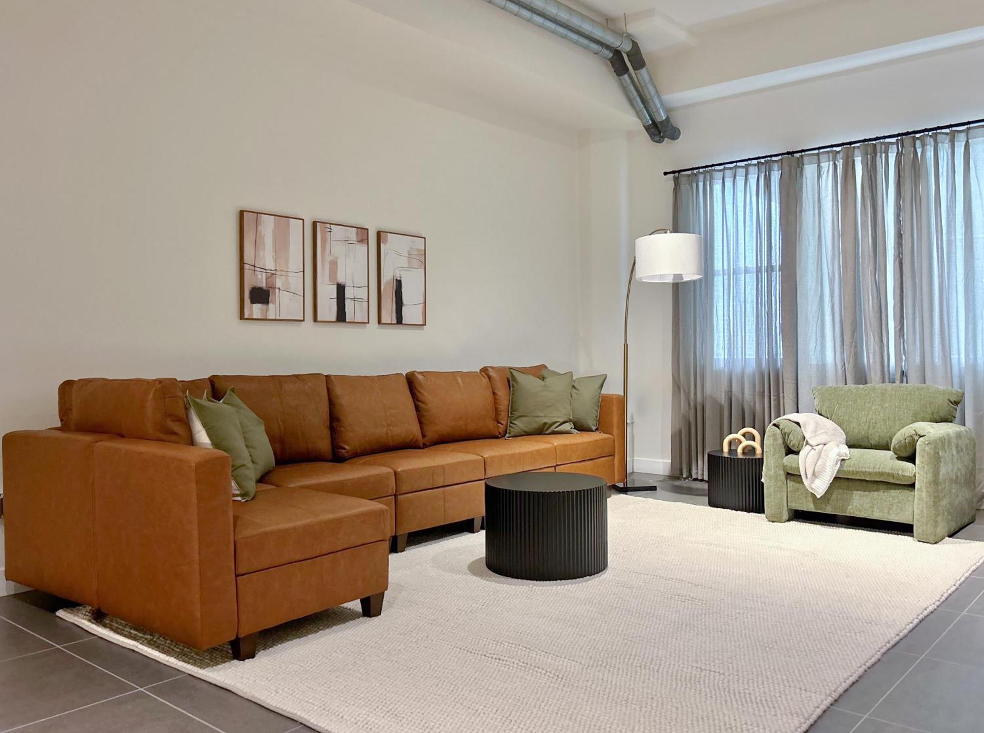 Downtown Escape - 2br W Skyline Views & Hot Tub Los Angeles