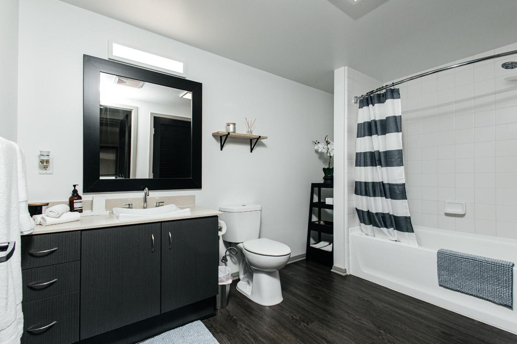 Hollywood Designer Apartment