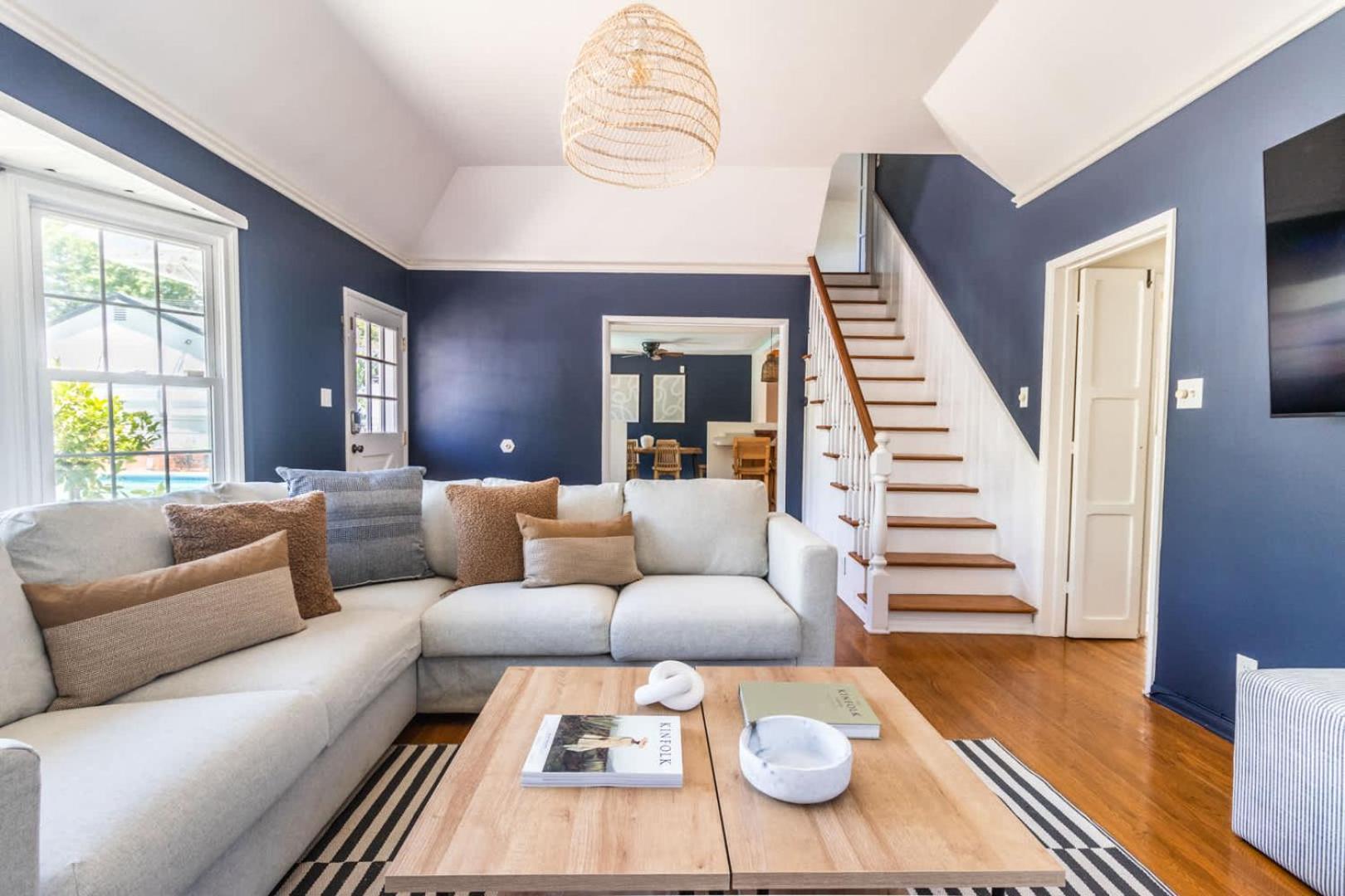 West La With Pool Holiday home *