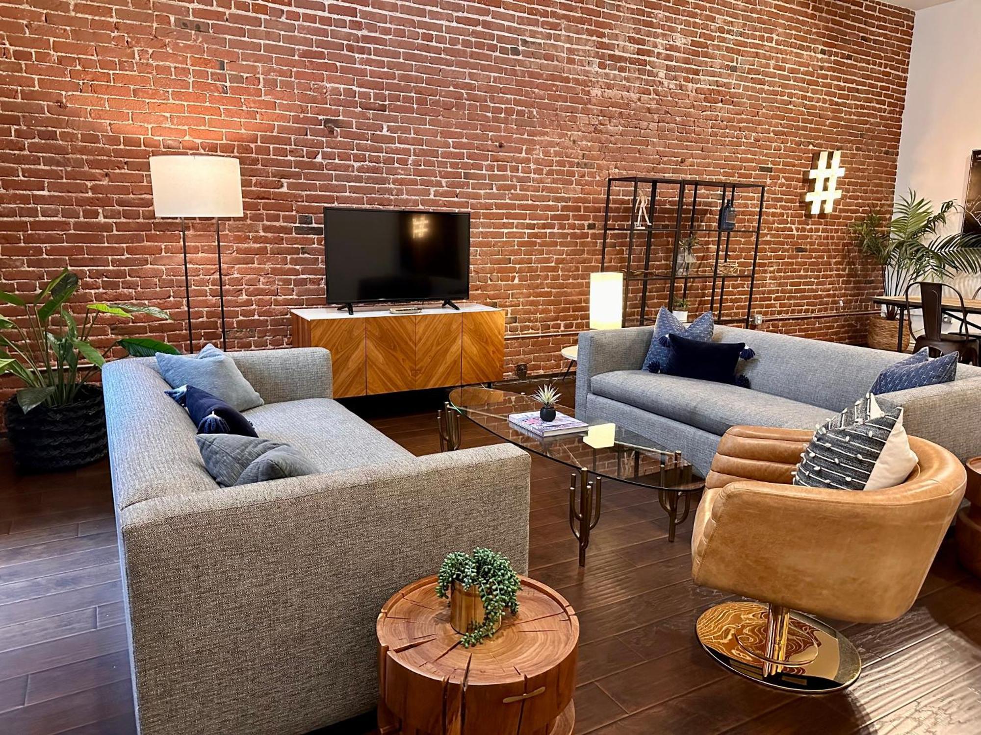 Abode Angeles - Downtown Historic Core