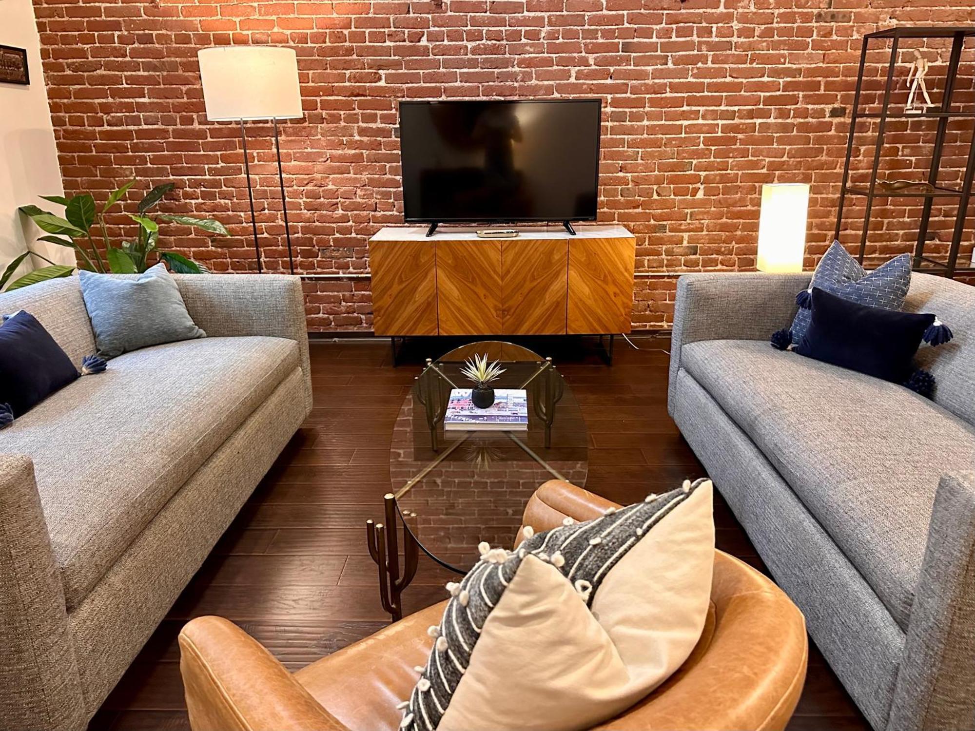 Abode Angeles - Downtown Historic Core *