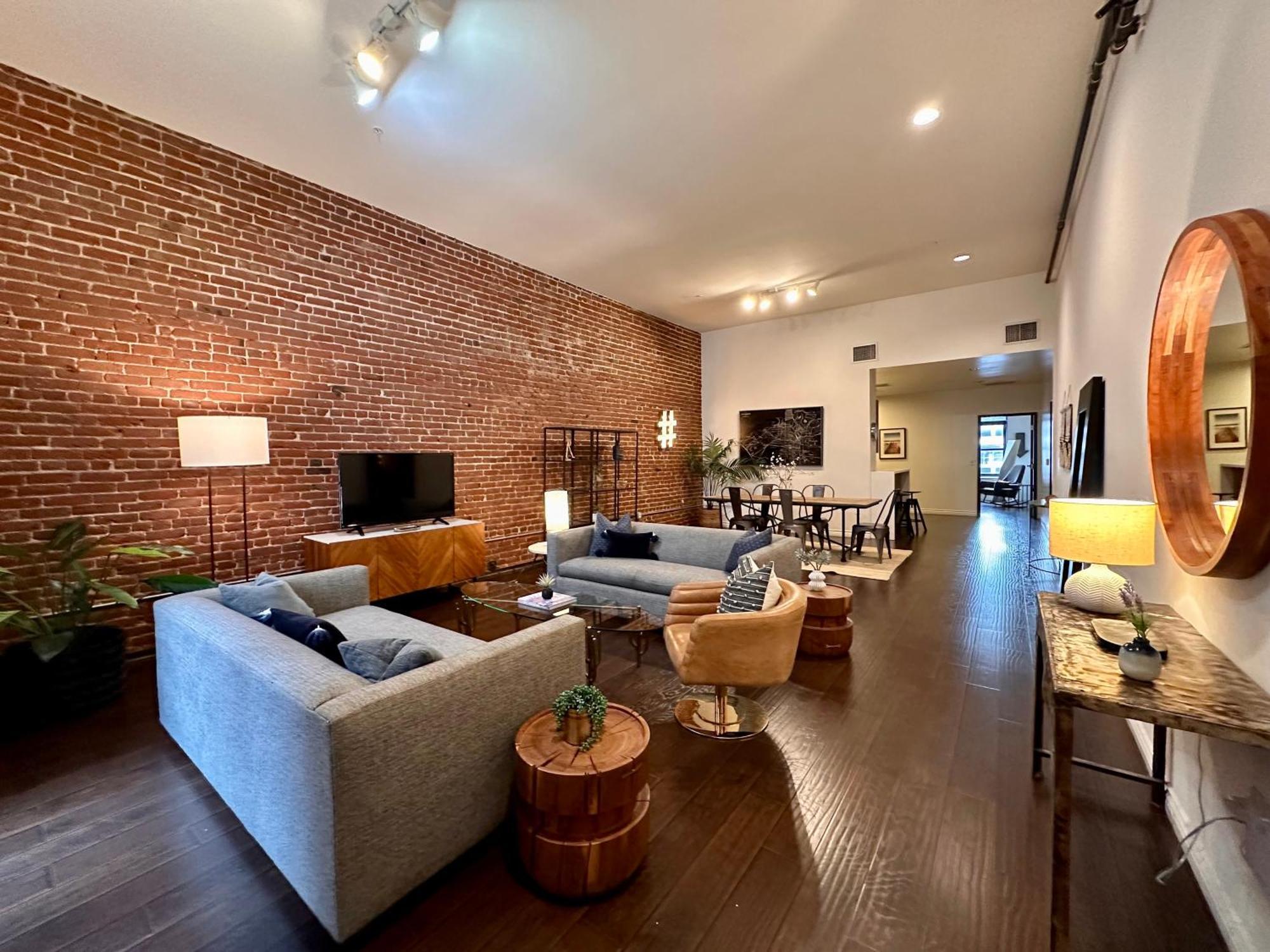Abode Angeles - Downtown Historic Core