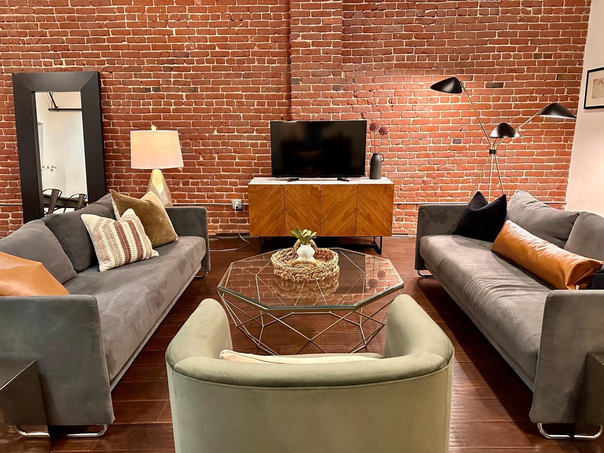Abode Angeles - Downtown Historic Core