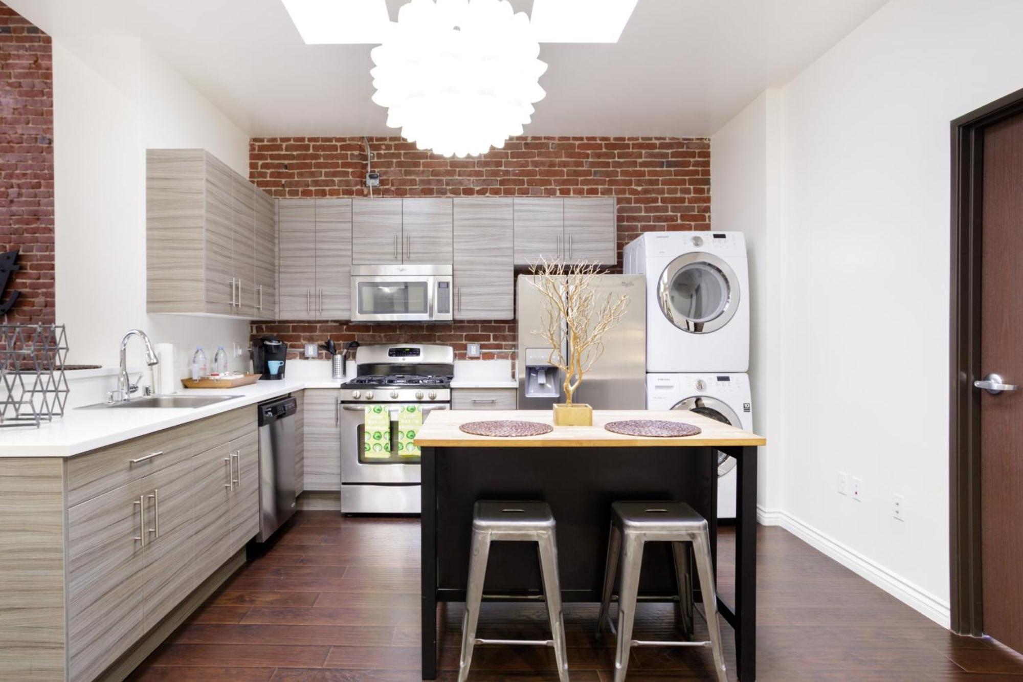 Abode Angeles - Downtown Historic Core