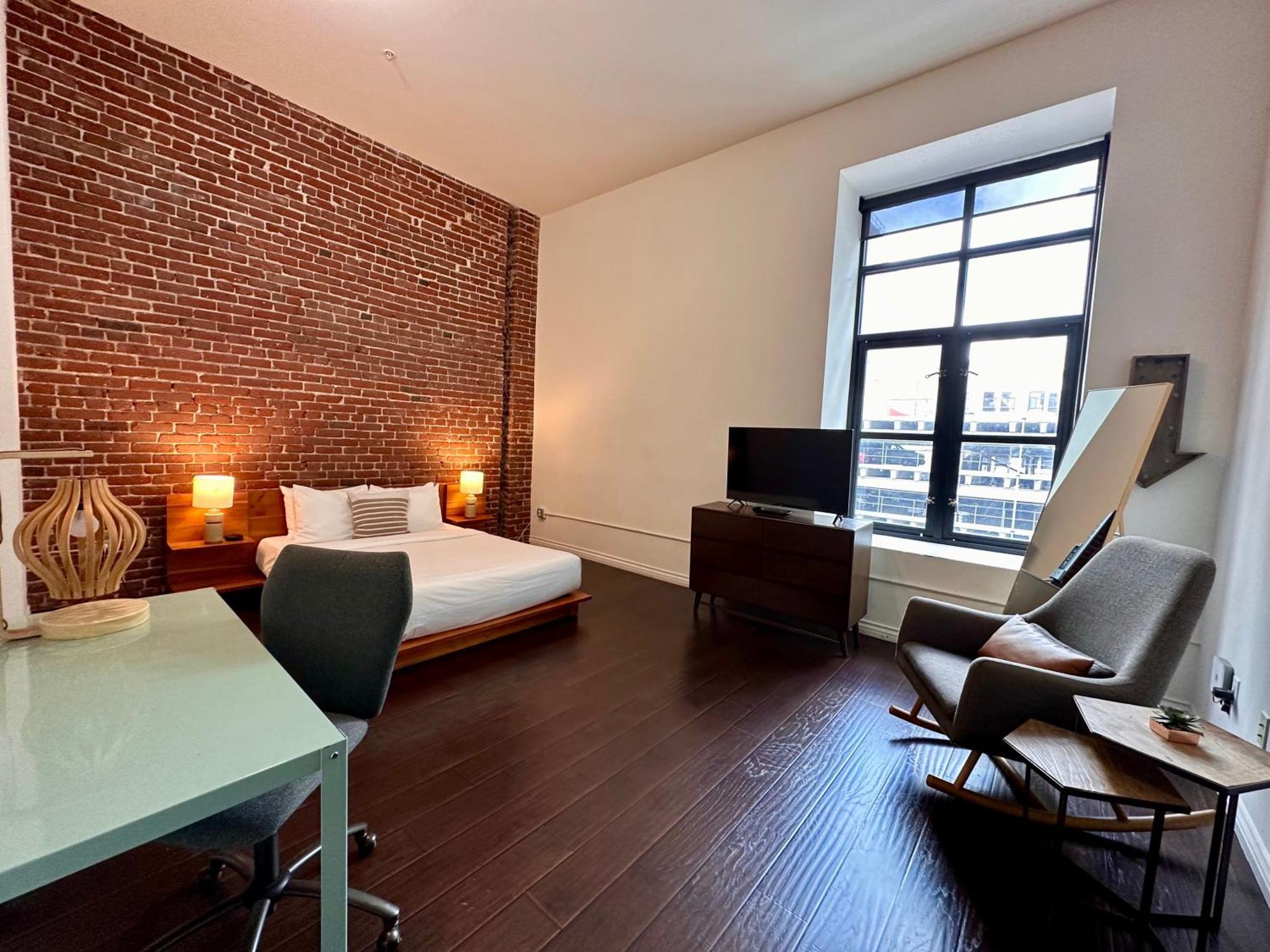 Abode Angeles - Downtown Historic Core *