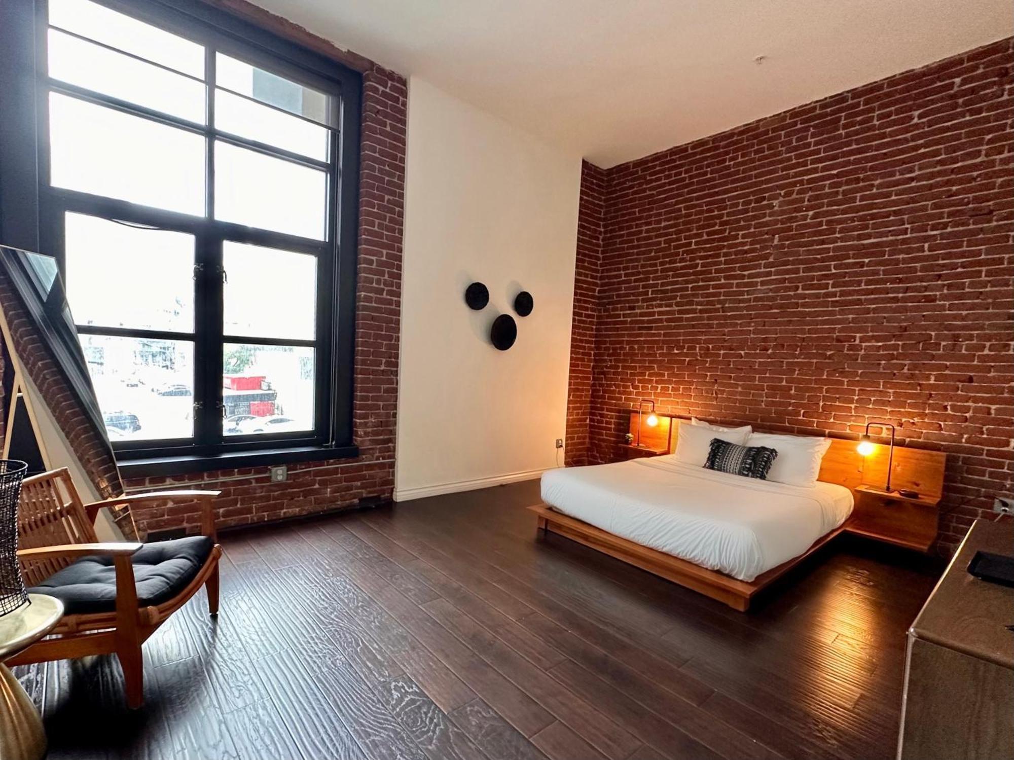 Abode Angeles - Downtown Historic Core