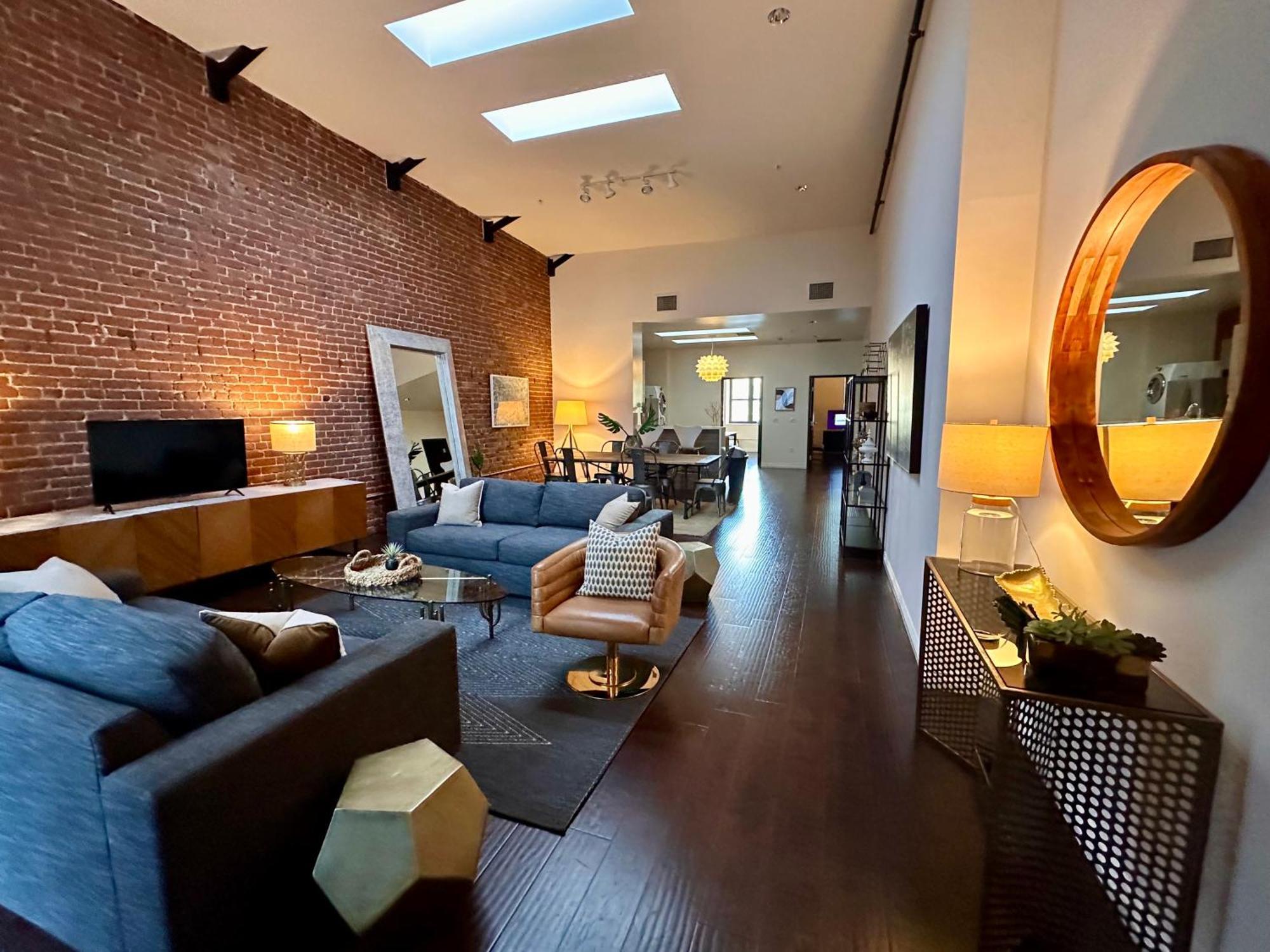 Abode Angeles - Downtown Historic Core Aparthotel