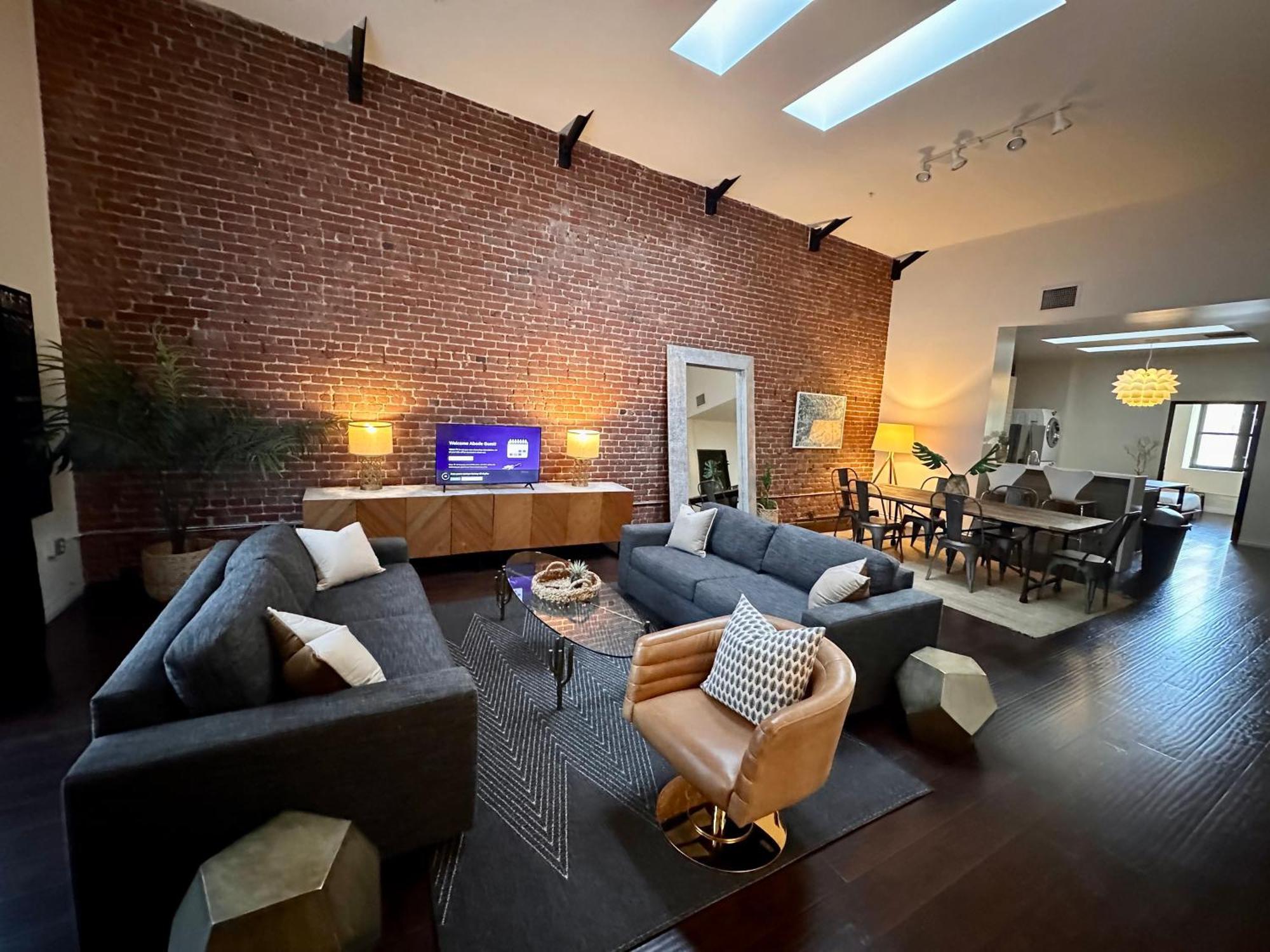 Abode Angeles - Downtown Historic Core Aparthotel *