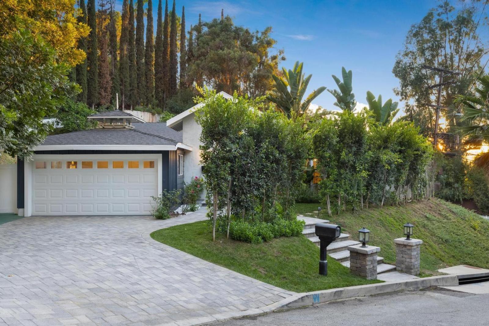 Hidden Valley Pl Villa Los Angeles