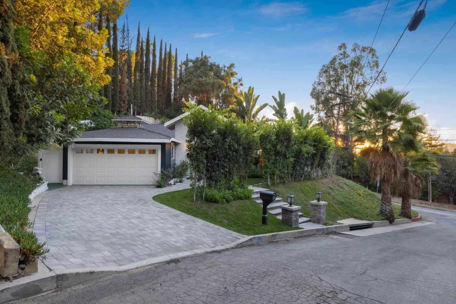 Hidden Valley Pl * Los Angeles