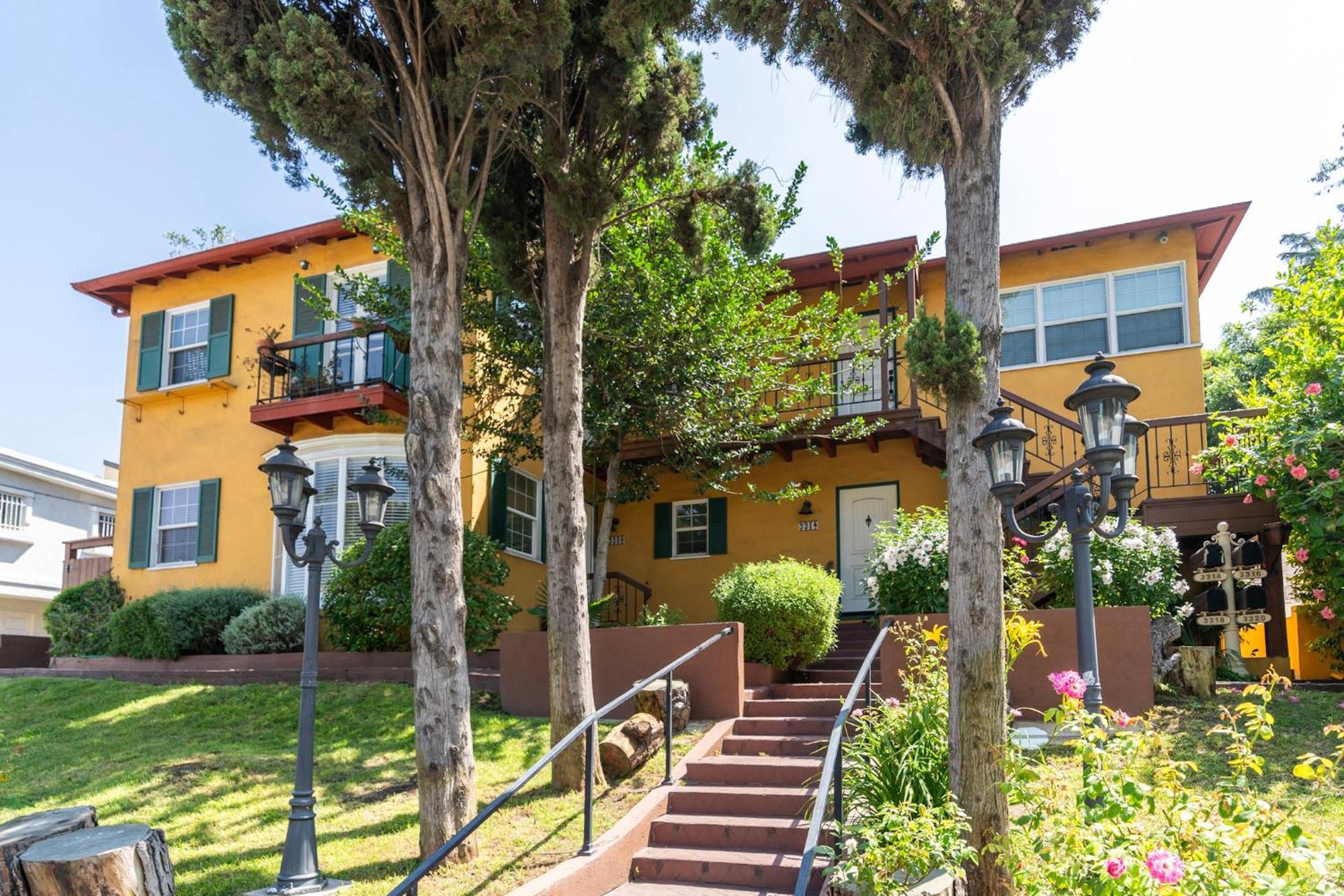 Apartment Incredible Near Universal