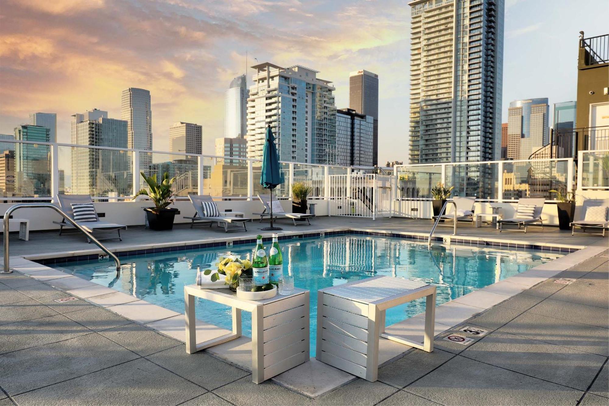 Downtown La's Requested Property, Sleeps 4 With Free Parking! * Los Angeles