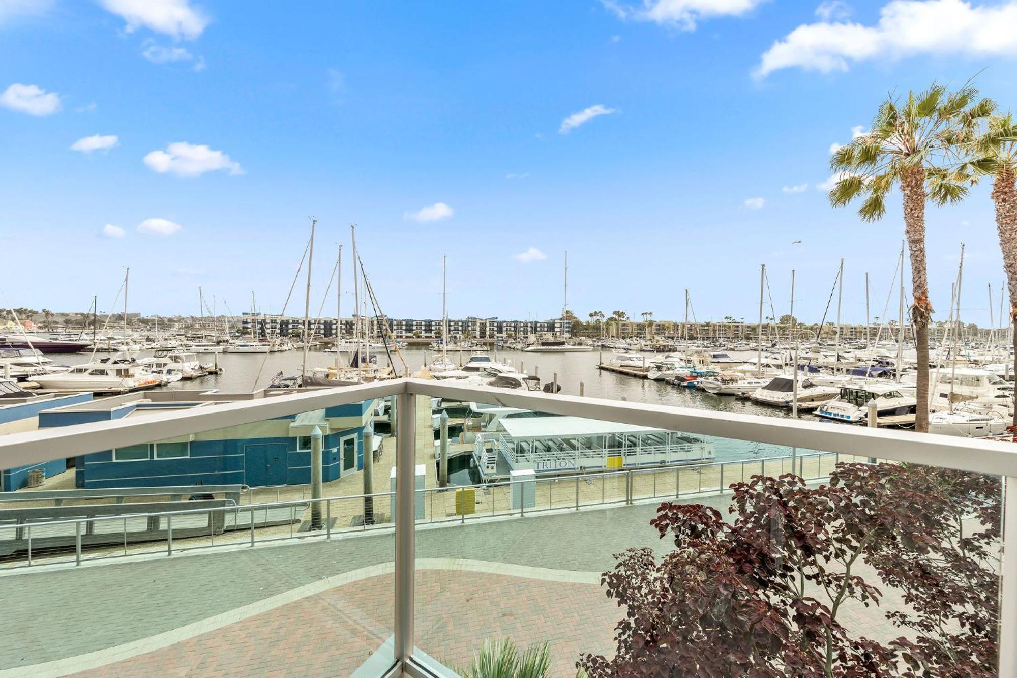 Apartment Harbor Views Retreat By Venice In Marina Dr