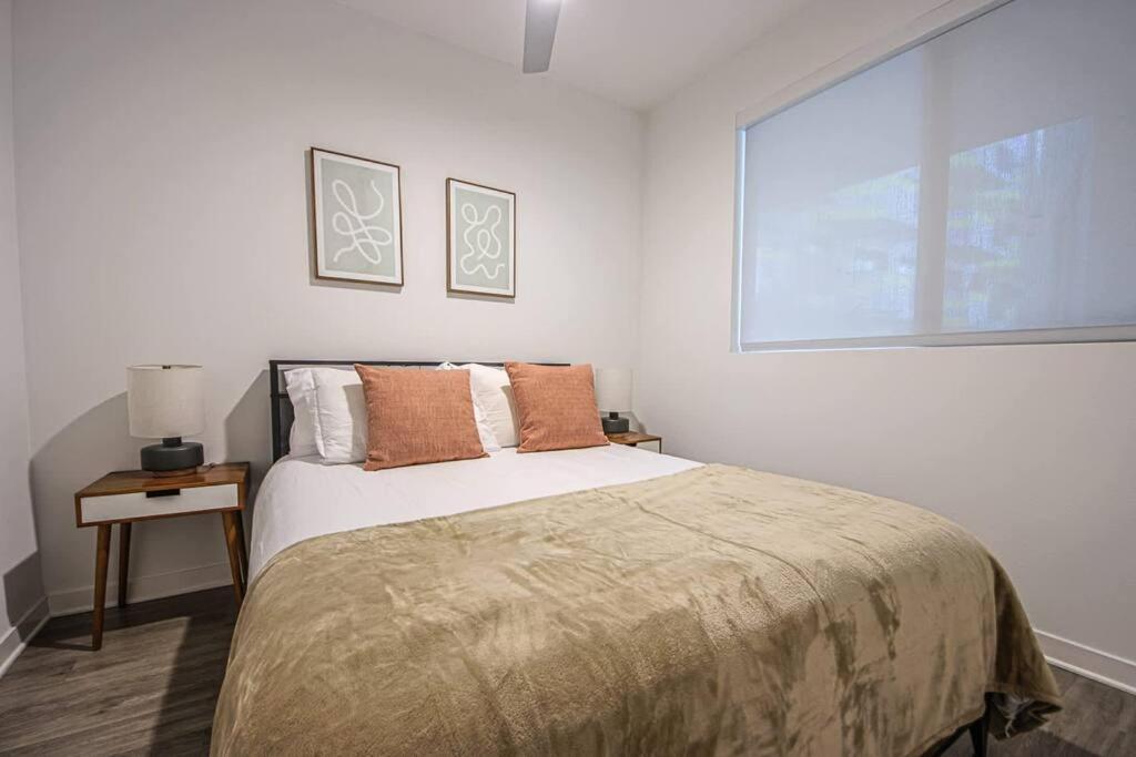 Stylish & Spacious 2bdr & 2bth In Santa Monica Apartment