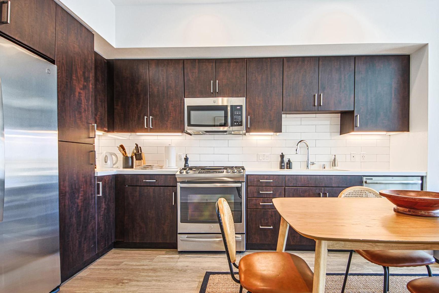 Apartment Stylish & Spacious 2bdr & 2bth In Santa Monica Los Angeles