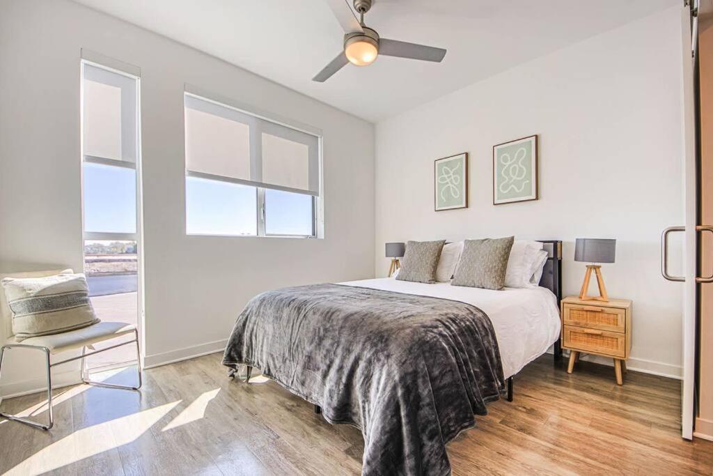Stylish & Spacious 2bdr & 2bth In Santa Monica Los Angeles