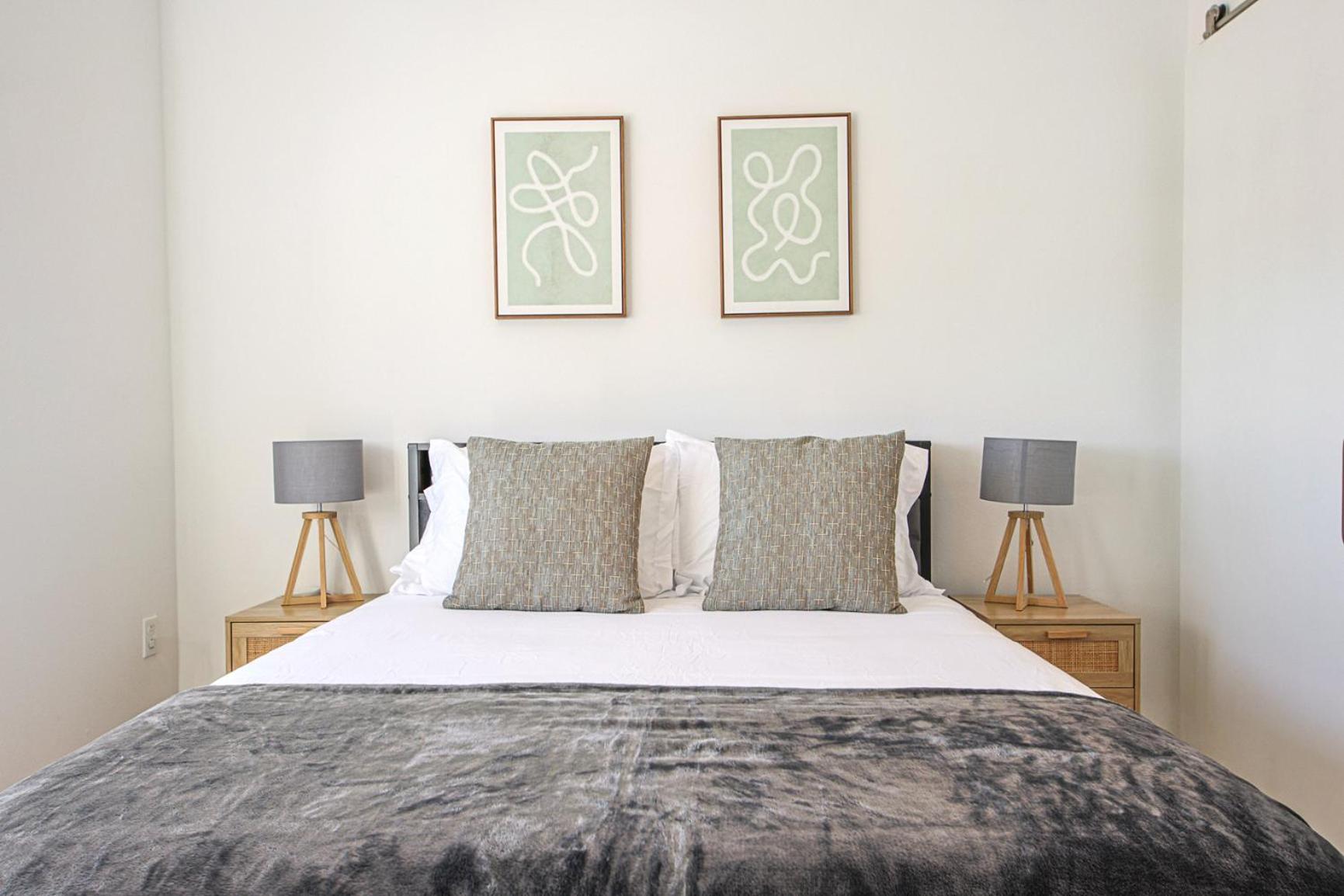 Stylish & Spacious 2bdr & 2bth In Santa Monica Apartment