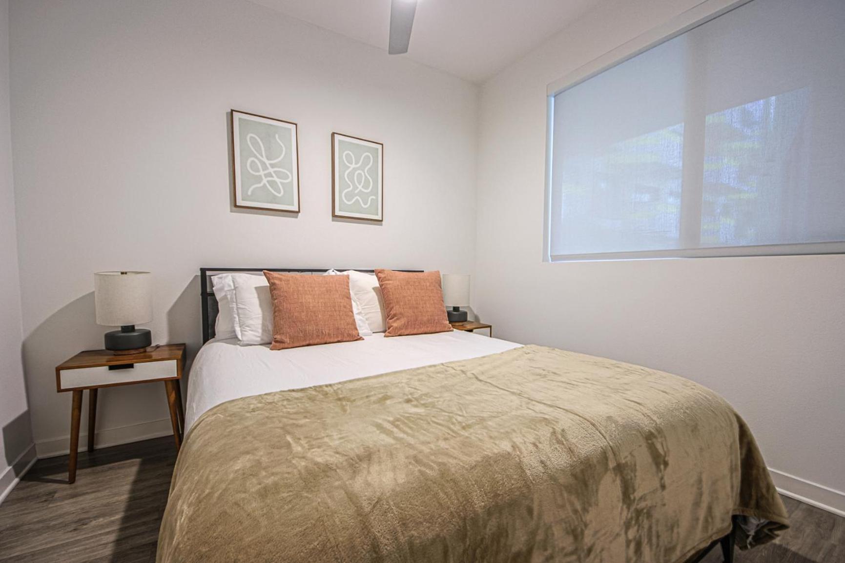 Stylish & Spacious 2bdr & 2bth In Santa Monica Apartment Los Angeles