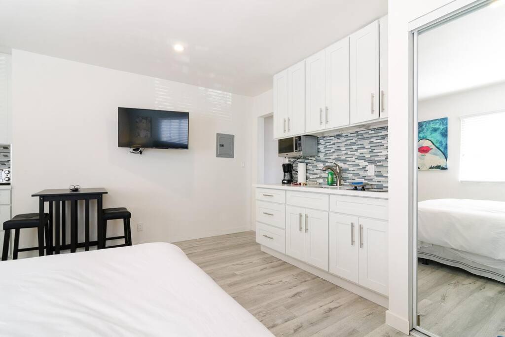 Sunny In The Heart Of Venice - #5 Apartment Los Angeles