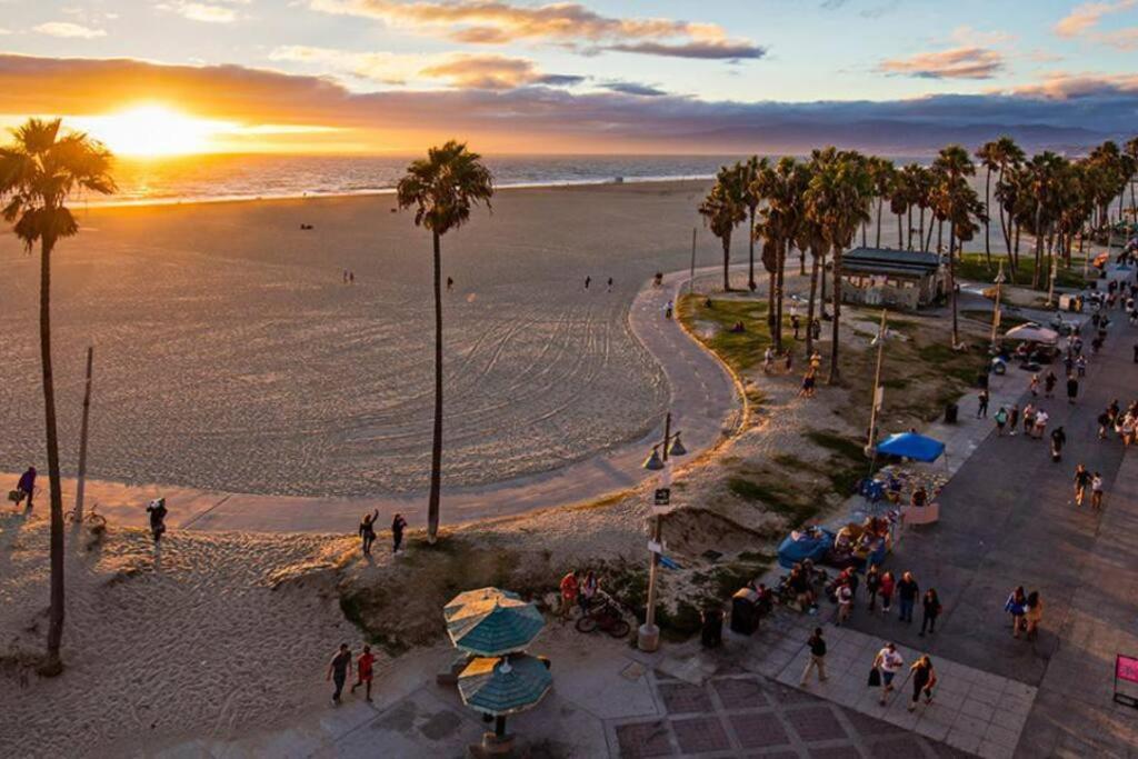 Sunny In The Heart Of Venice - #5 Apartment Los Angeles