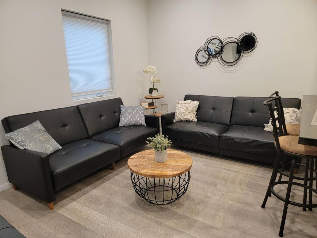 Prime La 2 Bedroom & 3 Bath Beverly Hills Adj *