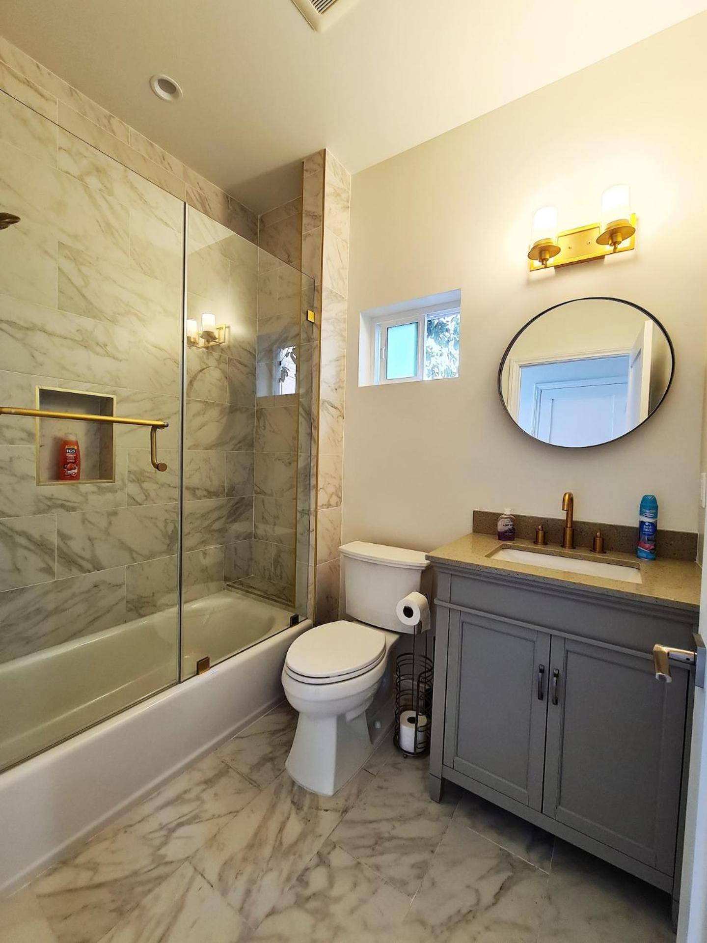 Prime La 2 Bedroom & 3 Bath Beverly Hills Adj Apartment Los Angeles