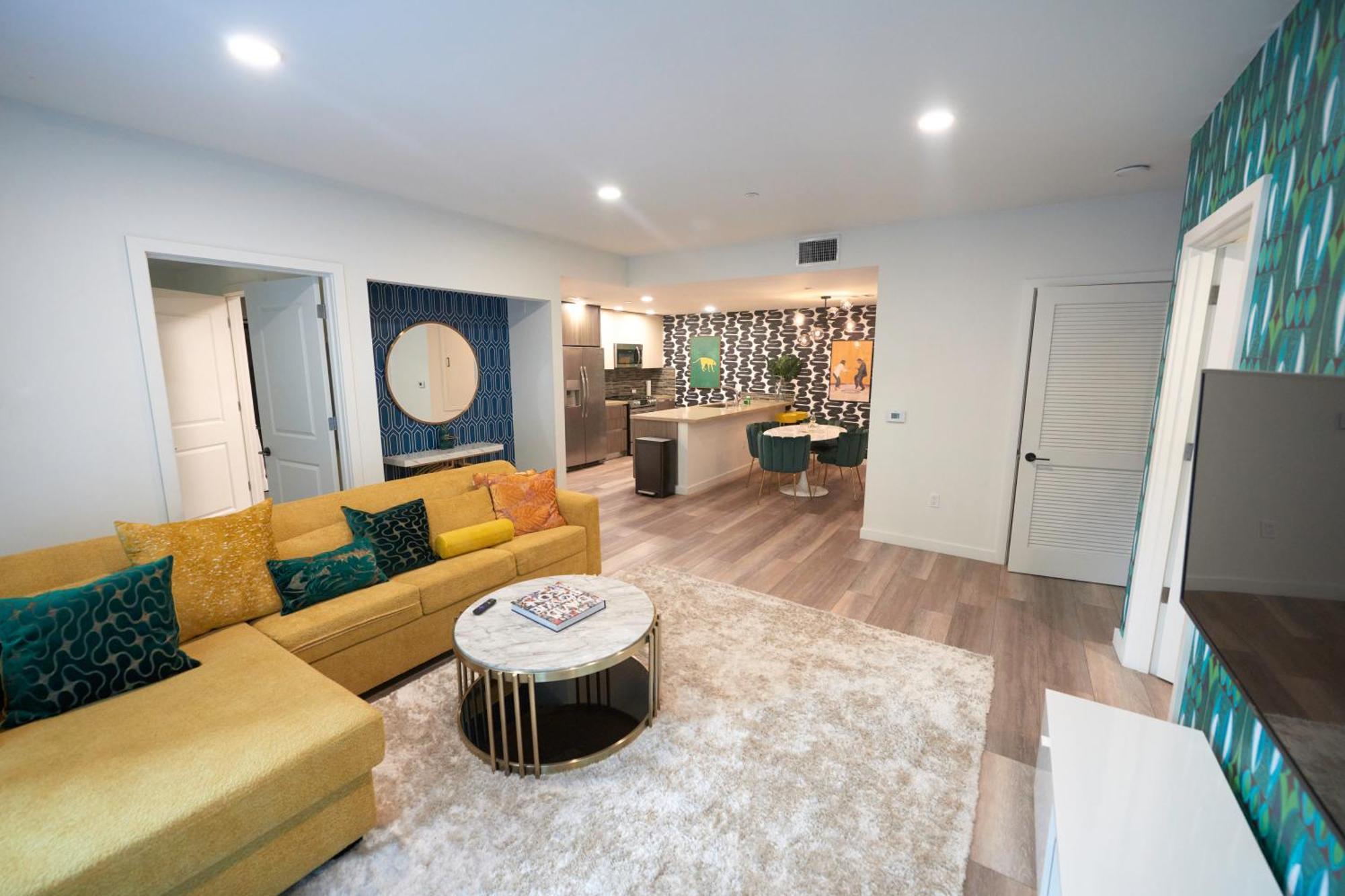 Apartment Cozy 2br Sleeps 6 *