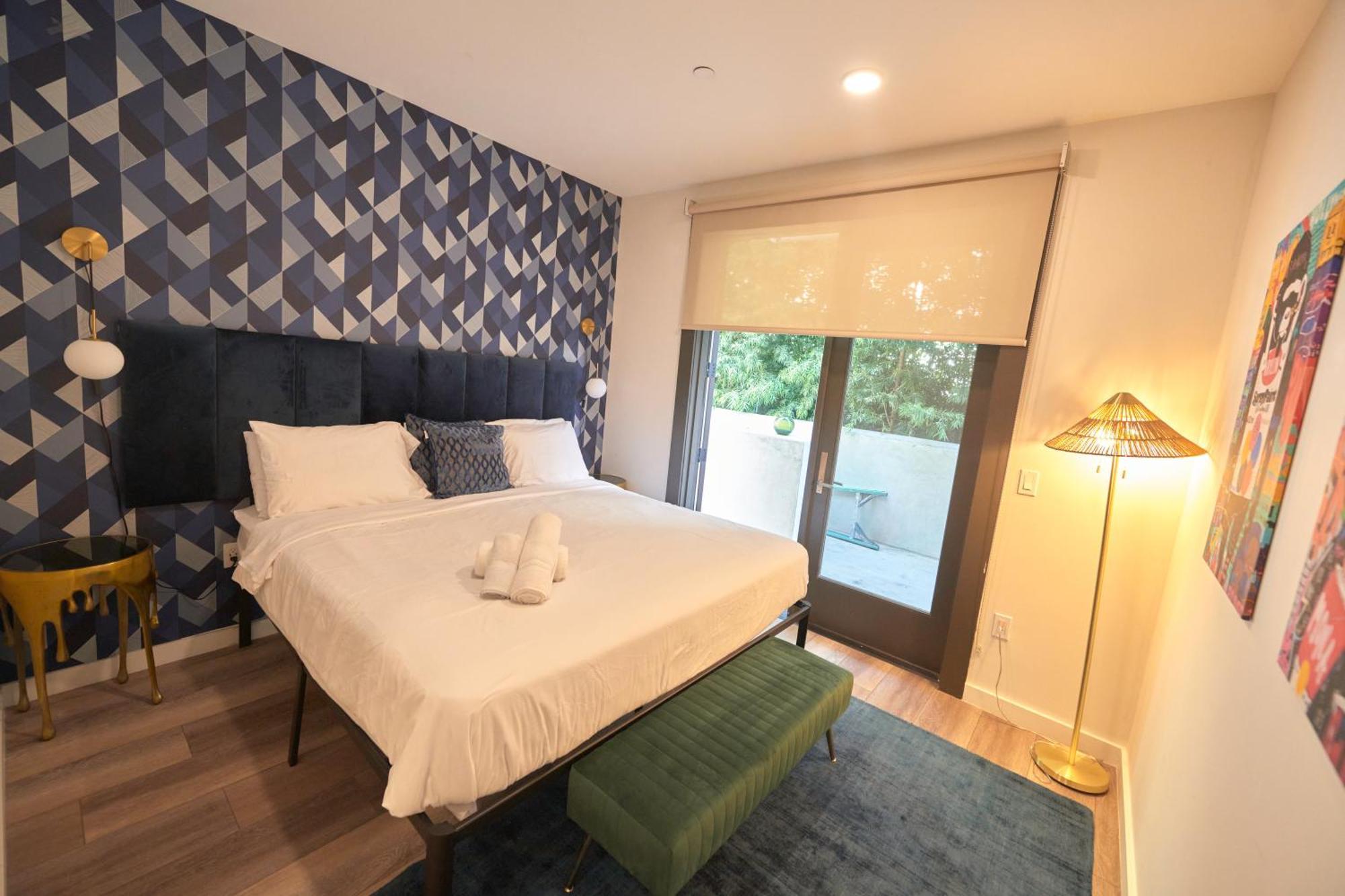 Apartment Cozy 2br Sleeps 6 *