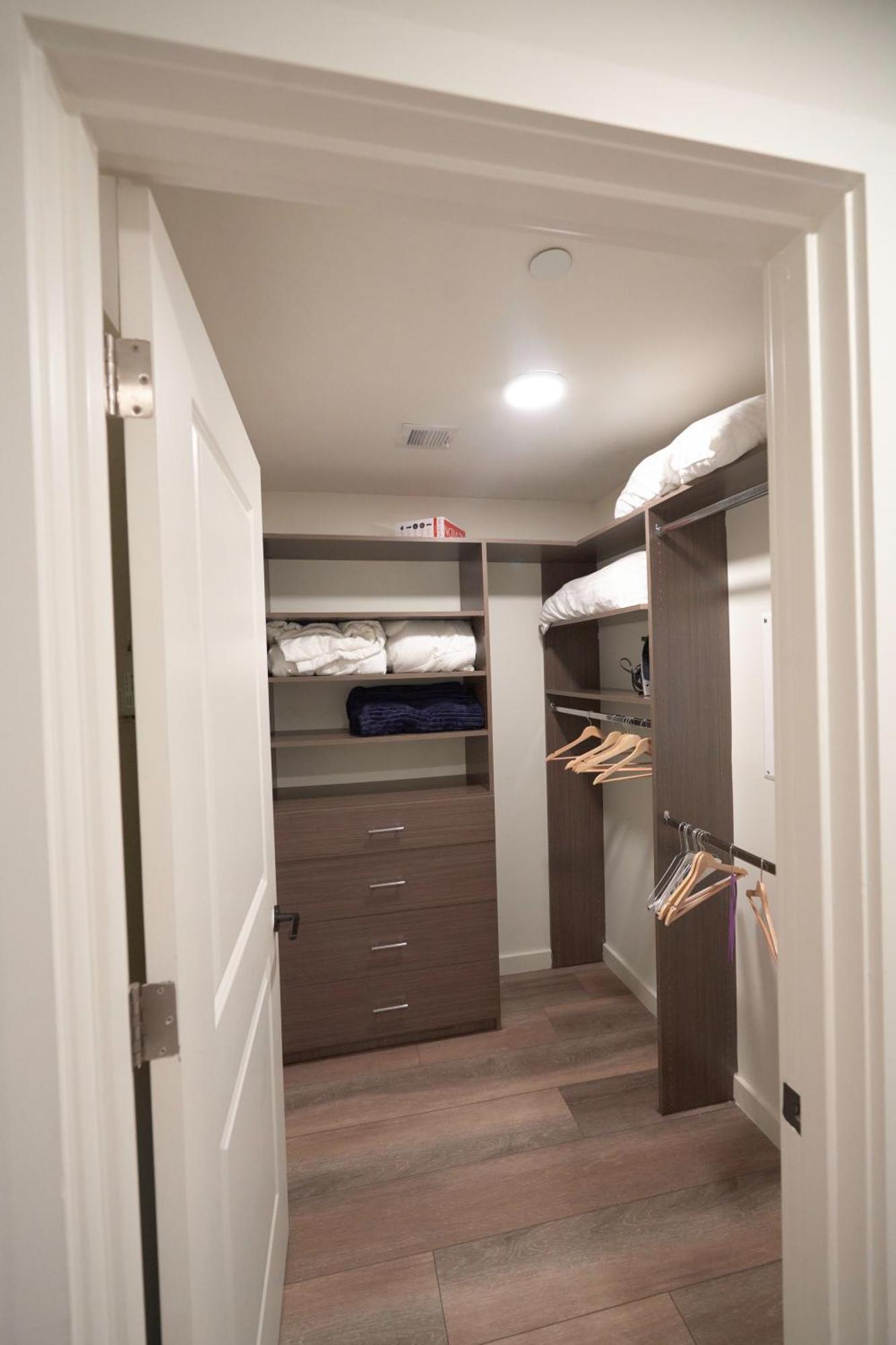 Cozy 2br Sleeps 6 Apartment Los Angeles
