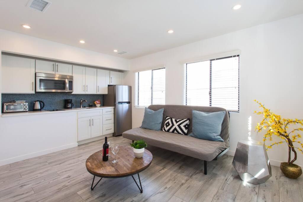 Sunny 1 Bedroom In The Heart Of Venice - #3 Los Angeles