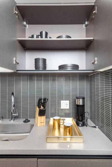 K-town Modern 1 Bedroom With Parking Los Angeles