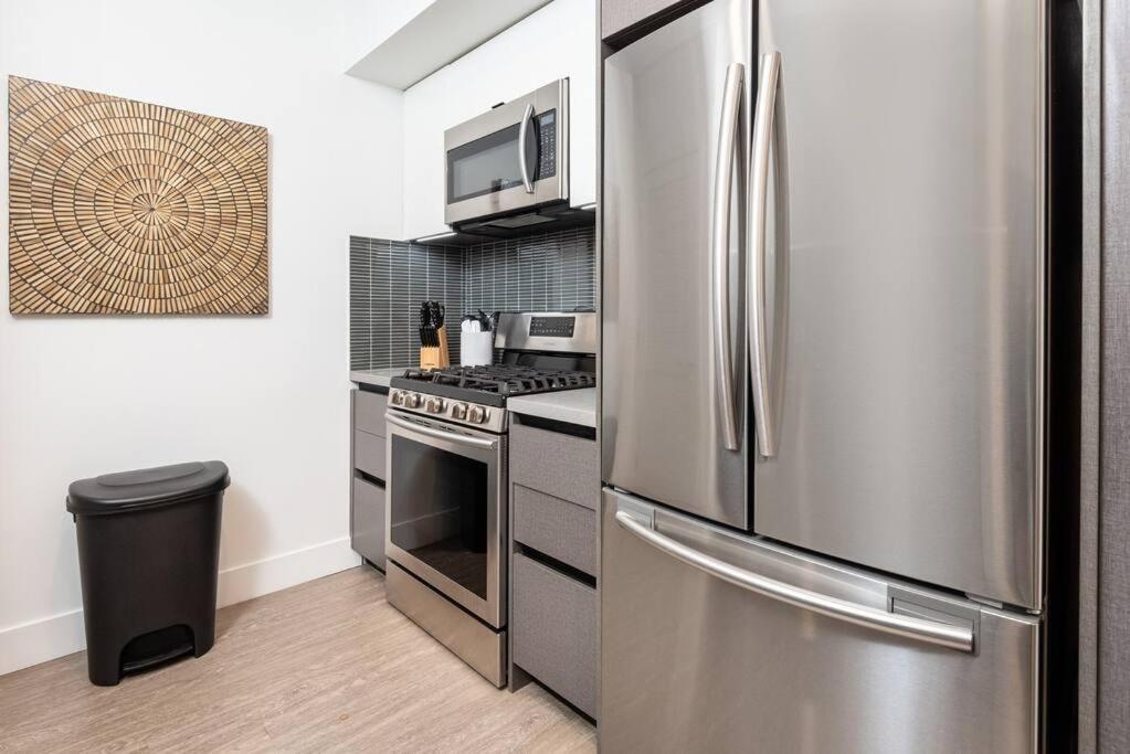 Deluxe 1 Bedroom In K-town With Free Parking Apartment Los Angeles