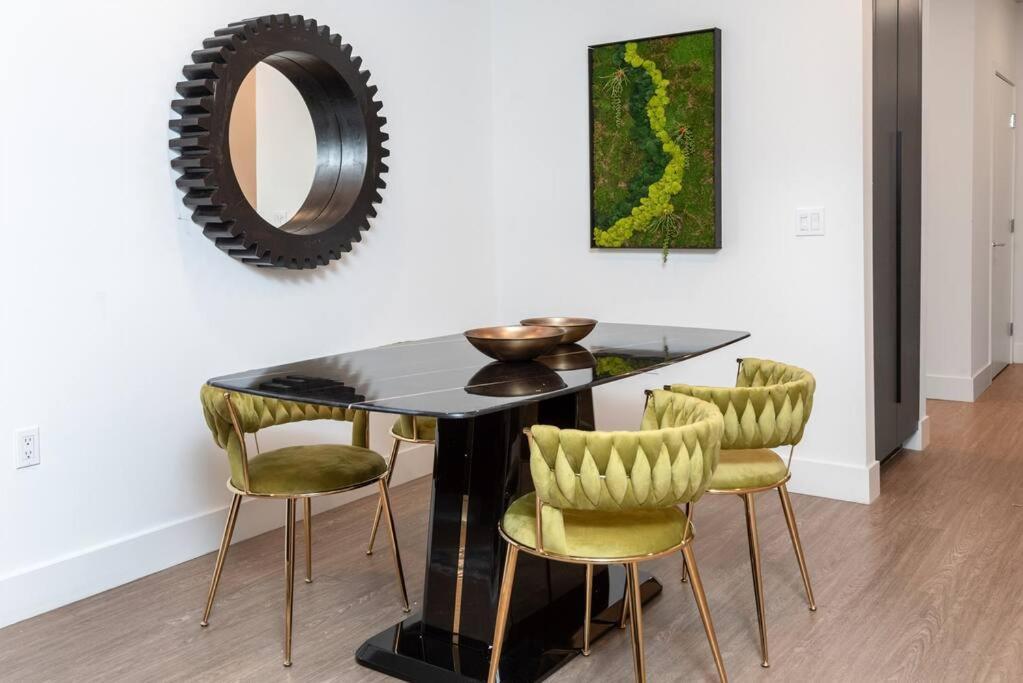 Deluxe 1 Bedroom In K-town With Free Parking Apartment *