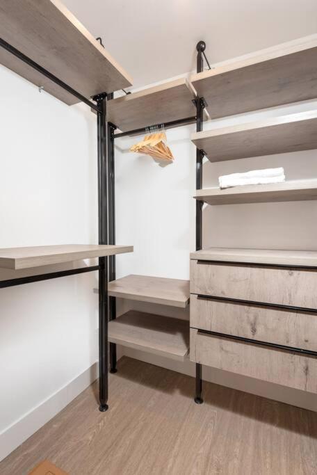 Deluxe 1 Bedroom In K-town With Free Parking Apartment Los Angeles