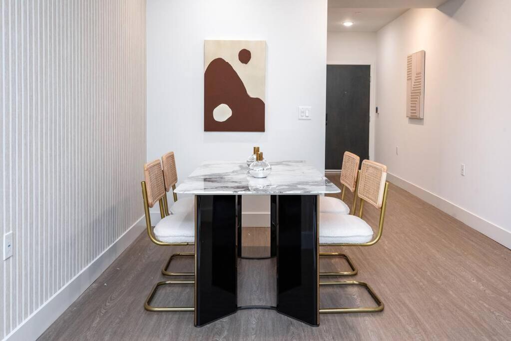 K-town Modern 1 Bedroom With Parking * Los Angeles