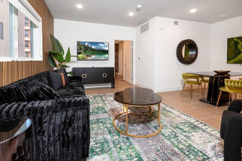 Deluxe 1 Bedroom In K-town With Free Parking Apartment *