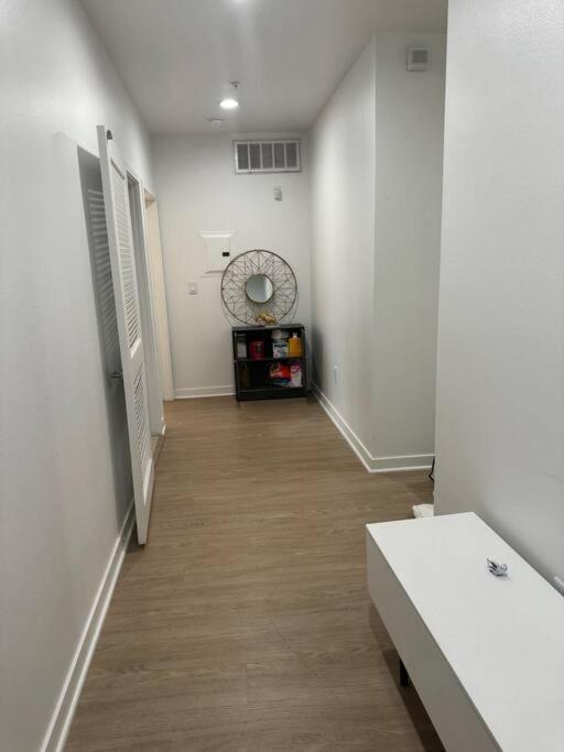 The Carlton- Modern-luxury 2 Master In Hrt Of Sm Steps To Ocean Ave Apartment
