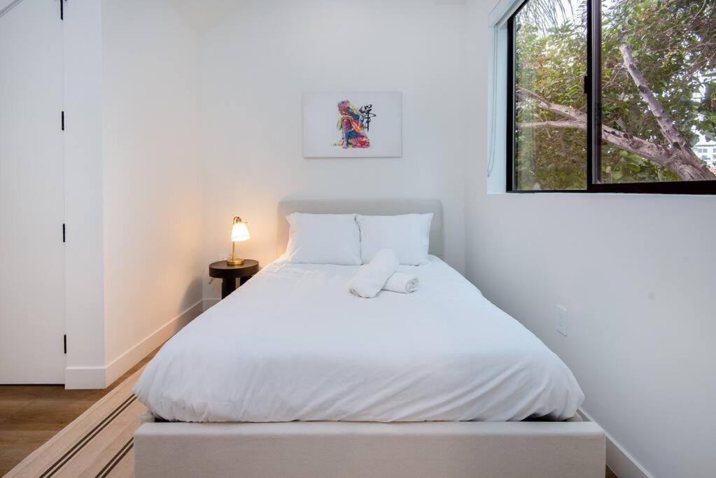 Luxury Living In Westlake 4br Gem With Parking Holiday home Los Angeles