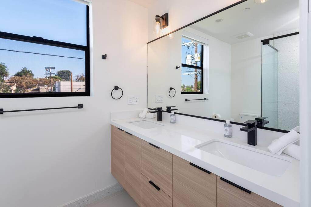 Luxury Living In Westlake 4br Gem With Parking * Los Angeles