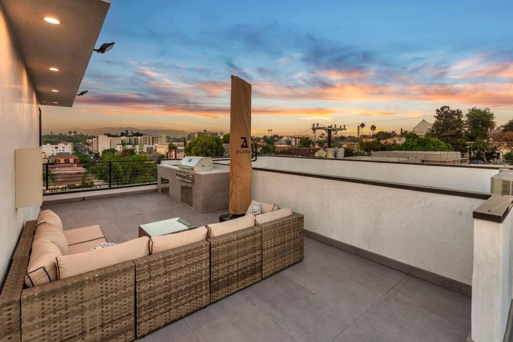 Luxury Living In Westlake 4br Gem With Parking