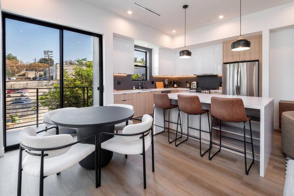 Holiday home Luxury Living In Westlake 4br Gem With Parking Los Angeles