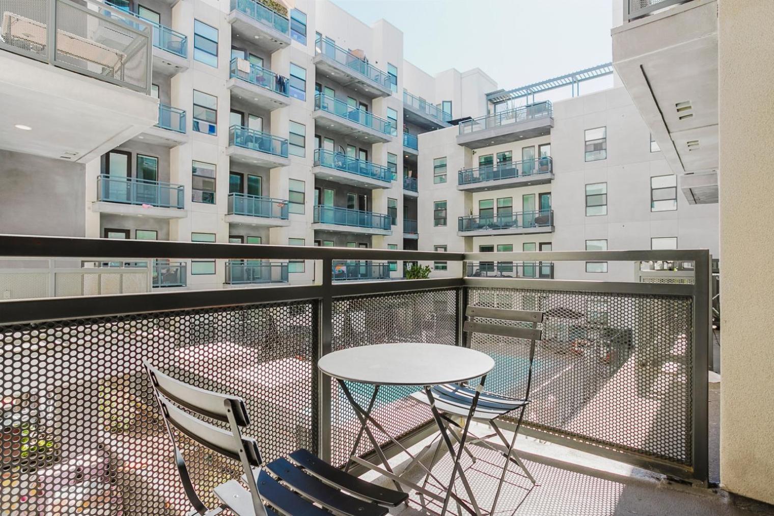 Apartment Blueground Woodland Hills Pool Gym Bbq Lax-1274