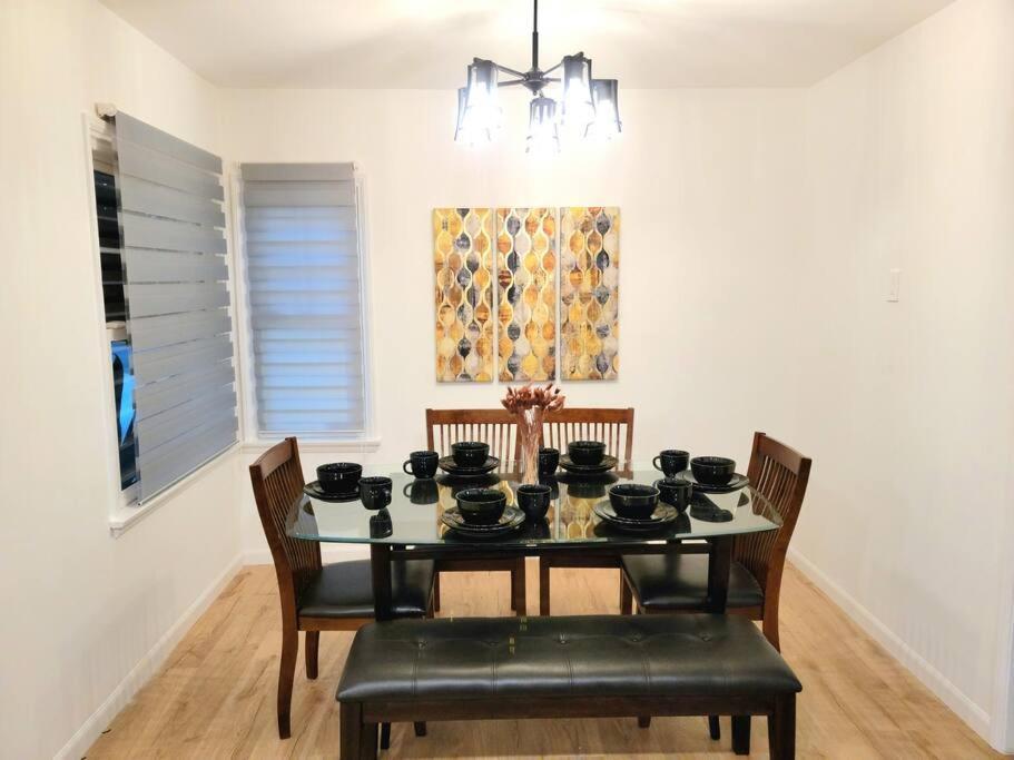 Newly Furnished Pool House Holiday home *