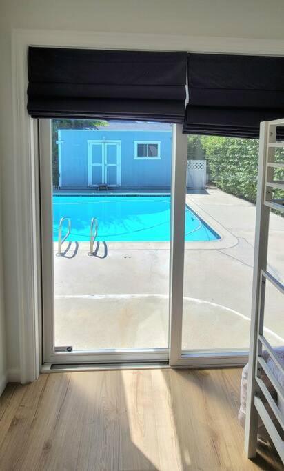 Newly Furnished Pool House Holiday home Los Angeles