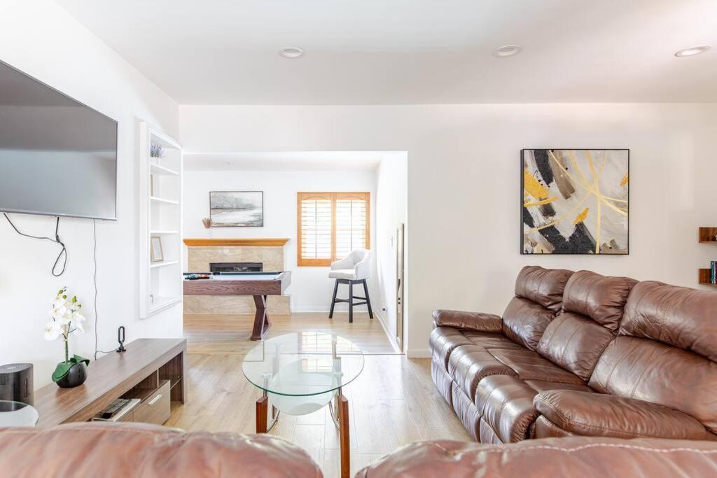Newly Furnished Pool House Los Angeles