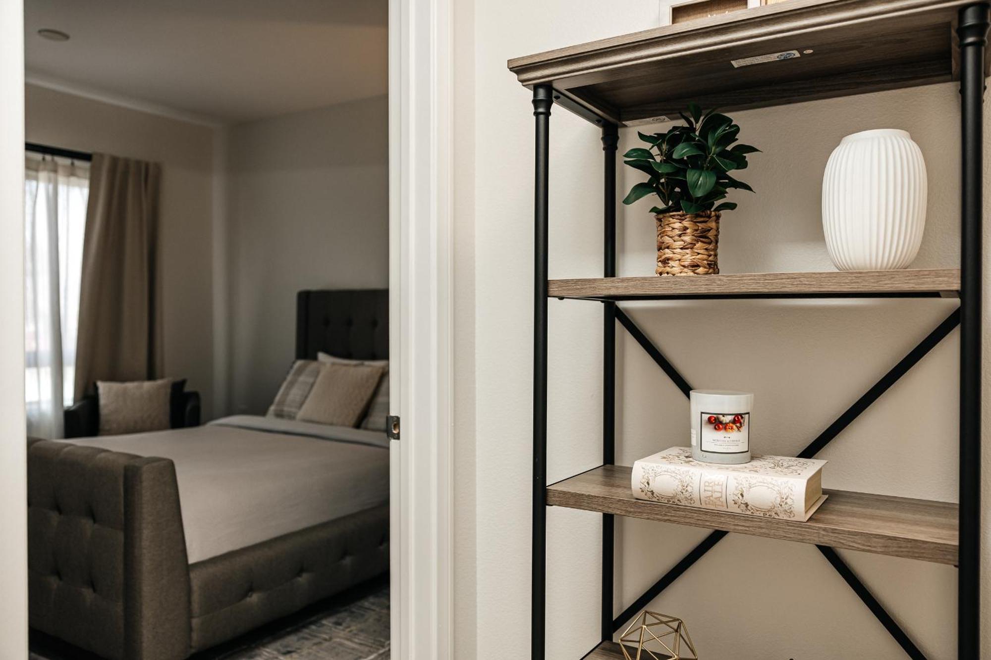 Ruby 2 Bedroom In Miraclemile